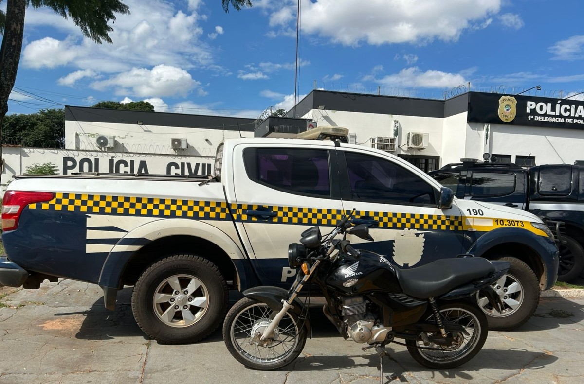 PM de Naviraí recebe denúncia e recupera motocicleta furtada 