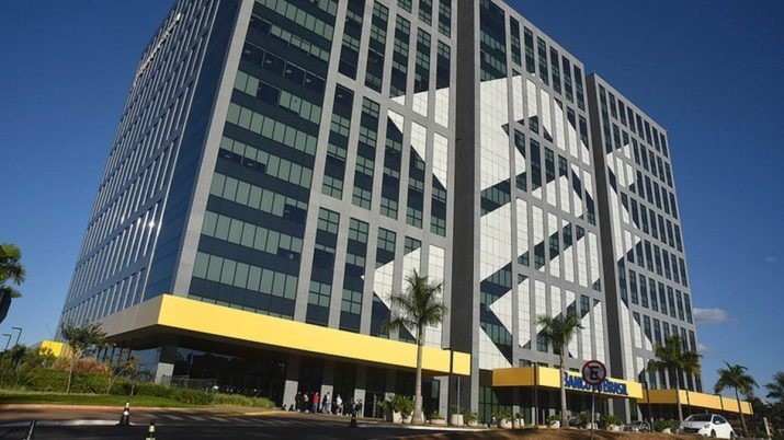 Lucro do Banco do Brasil cai 54% com avanço da crise no agro