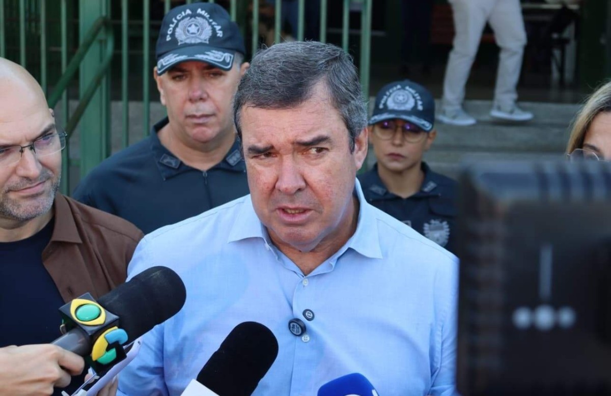 Riedel sinaliza apoio a Flávio Bolsonaro e reforça palanque da direita em MS