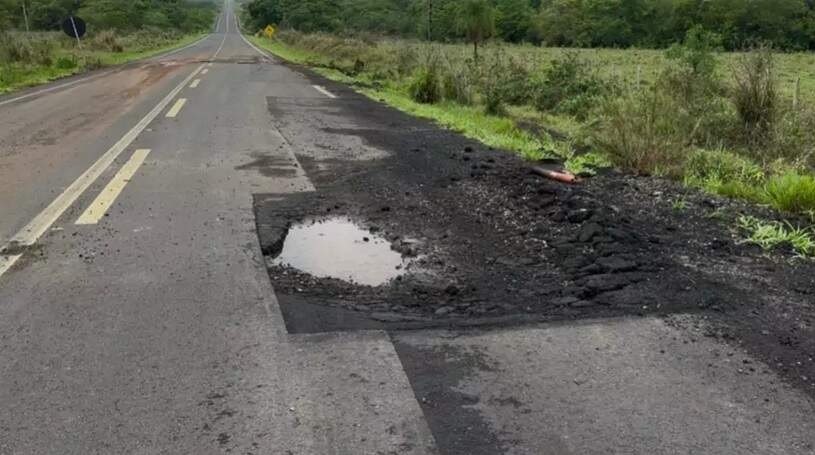 Investigação cobra reparos em rodovia recém-inaugurada cheia de buracos