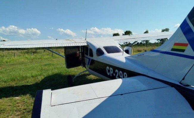 Justiça leiloa avião que pousou em fazenda de MS com 477 kg de cocaína