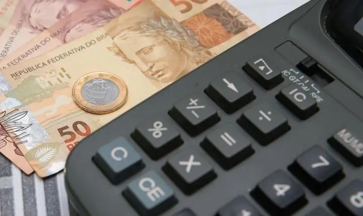 Governo bloqueia R$ 1,2 bi do Executivo e R$ 334 mi de emendas