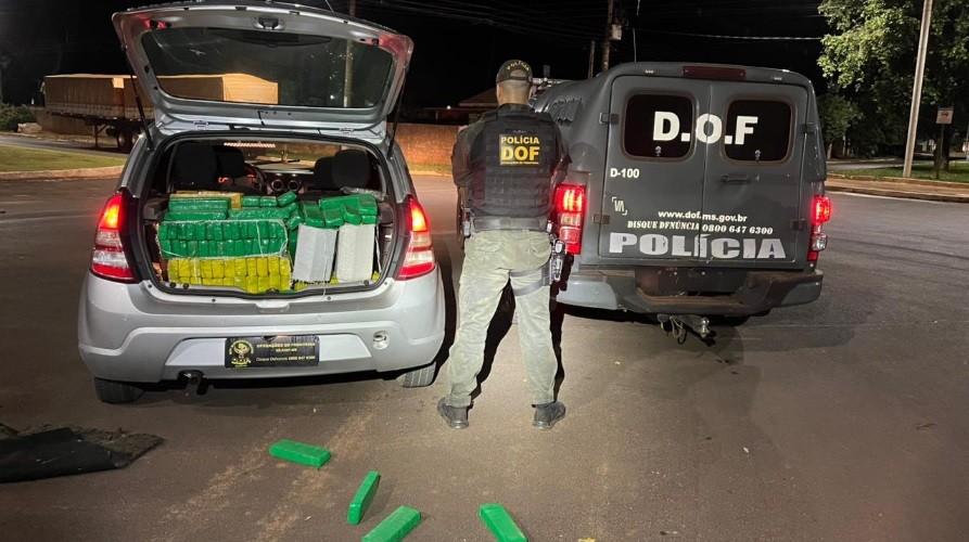DOF apreende veículo com carga de maconha e skunk em Iguatemi