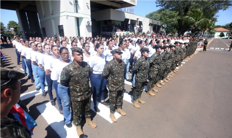 Pela 1ª vez na história, 108 mulheres ingressam como soldados nas Forças Armadas