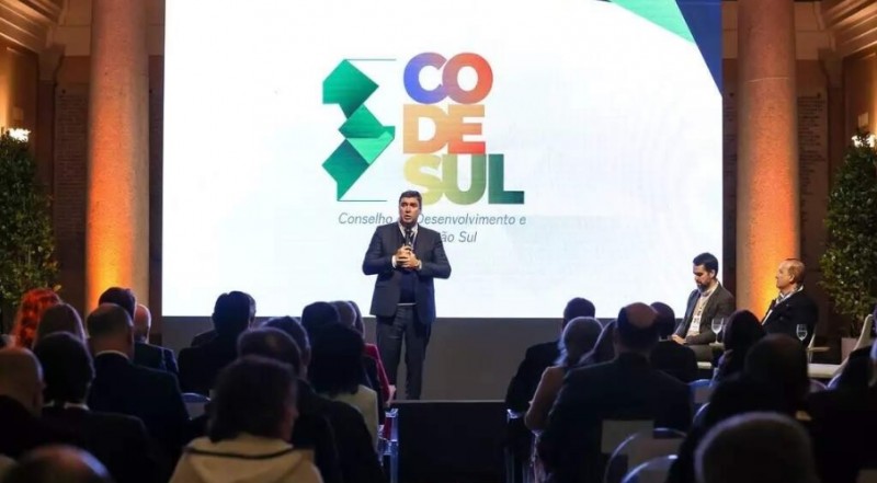 Riedel discute integração da segurança e mudanças climáticas com governadores